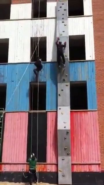 Climbing the rope using Zhumar. Подъём по верёвке с помощью жумара смотреть онлайн