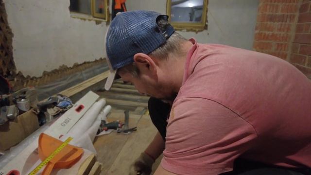 Монтируем сетку от грызунов. Жизнь в деревне после переезда. смотреть онлайн