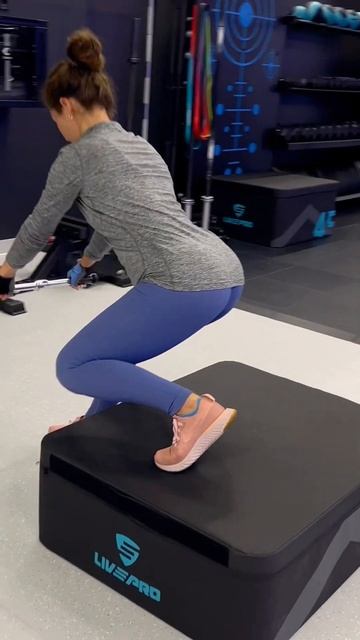 Тяга на одной ноге!😍#орех #ягодицы #motivation #фитнес смотреть онлайн