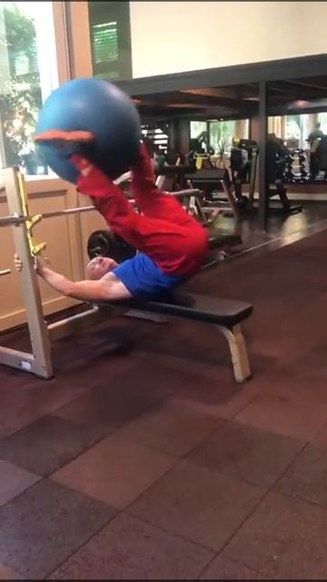 Пресс с Фитболом смотреть онлайн