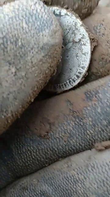 Думал, что монета. А оно так и есть. #поискмонет #старин? смотреть онлайн