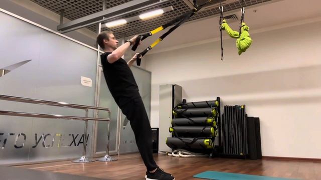 TRX Горизонтальная тяга / TRX High Row (S) смотреть онлайн