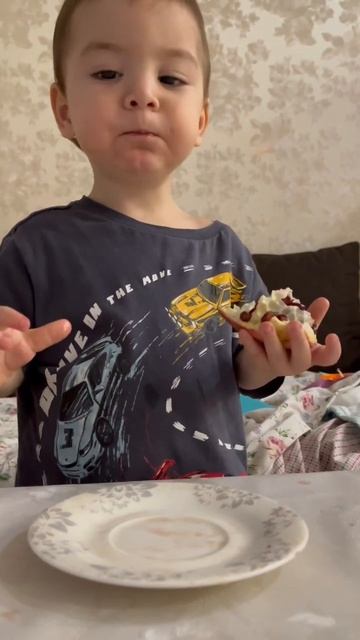 Гранат оказался не таким вкусным #дети #детииеда