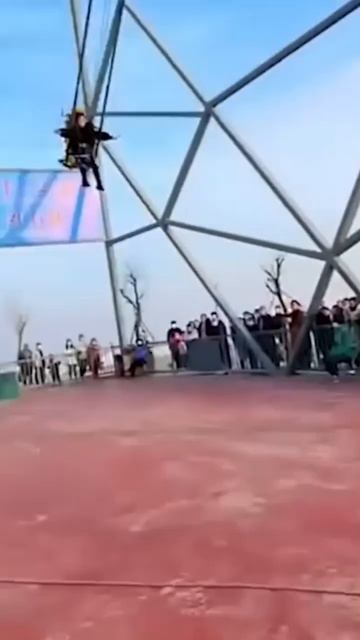 АТТРАКЦИОНЫ: Качели смотреть онлайн