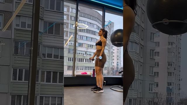 Сгибания на бицепс с гантелями техника выполнения #сп? смотреть онлайн