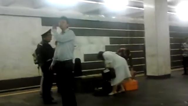 парень в метро. 17.08.2013 половину 12 вечера. смотреть онлайн