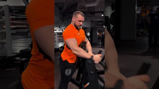 ГОРИЗОНТАЛЬНАЯ РЫЧАЖНАЯ ТЯГА ОДНОЙ РУКОЙ смотреть онлайн