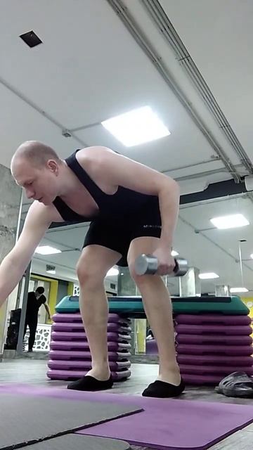 Болгарские выпады. Выпады с гантелями в руках – базов? смотреть онлайн