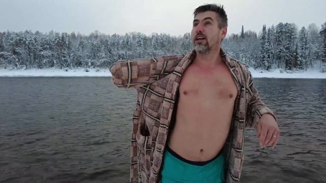 Купание на крещение в горной реке. Жизнь в деревне после переезда. смотреть онлайн