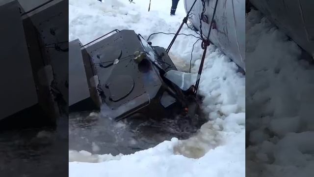 Спасательная операция в Карском море. МТЛБу после пол?