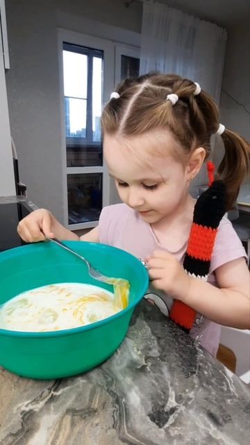 Лера говорит, что гренки лучше всего есть с какао) смотреть онлайн