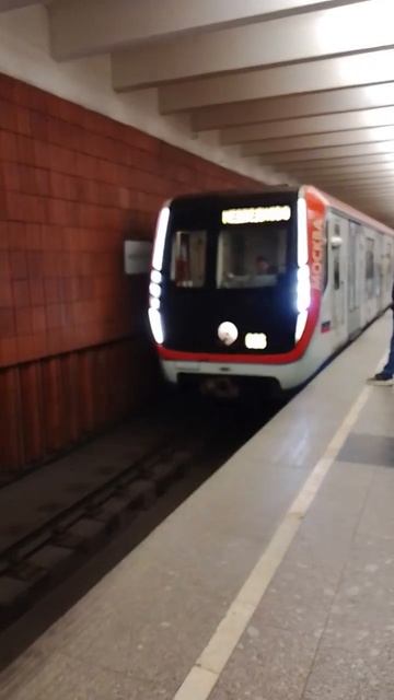 Эдит про Метро Теплый стан смотреть онлайн