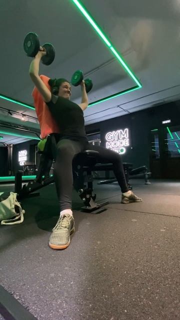 Неделя 2, Д3, Жим гантелей сидя 3*10 смотреть онлайн