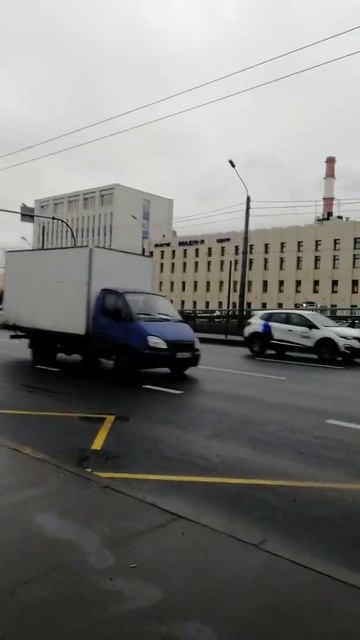 Есть и такие трынденя дальние в славном Санкт-Петербу? смотреть онлайн