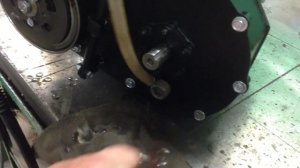 Двухступенчатый редуктор с центробежным сцеплением.