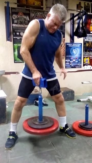 Щипковая тяга блока 50 мм,вес 40 кг,правой рукой. смотреть онлайн