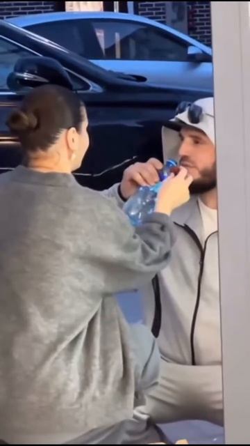 Но, если даже сквозь камни растут цветы, то есть ли так? смотреть онлайн