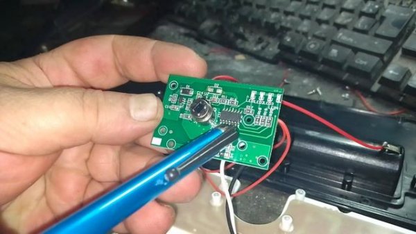 Разбираем светильник LUXEL SSWL-02C НА СОЛНЕЧНЫХ БАТАРЕЯХ С