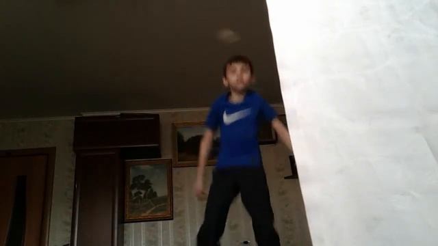 Прикол: Дискотека! Андрюха зажигает!😎 смотреть онлайн
