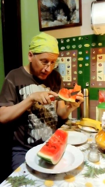 Как правильно есть арбуз 🍉. смотреть онлайн