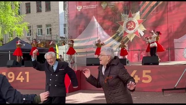 Концерт, посвящённый Дню Победы - 03.05.2023 РУТ МИИТ смотреть онлайн