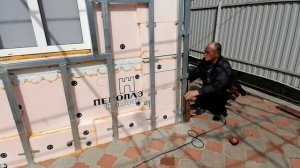 Установка наружного угла при монтаже сайдинга