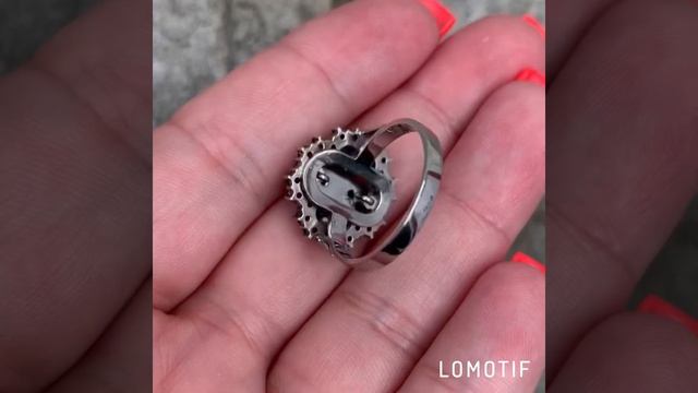 Серебряное колечко 925 G природный гранат смотреть онлайн