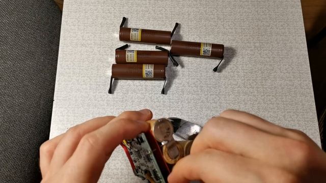 Замена аккумуляторов Li-ion 18650 в шуруповёрте Интерскол ДА-10/14.4ЭР своими руками смотреть онлайн