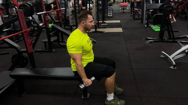 Отведение плеча сидя на скамье смотреть онлайн