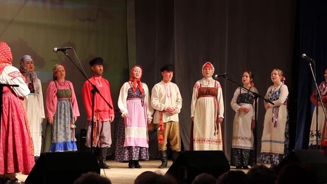 Ансамбль "Родолад" на фестивале казачьей песни 20.05.2015** смотреть онлайн