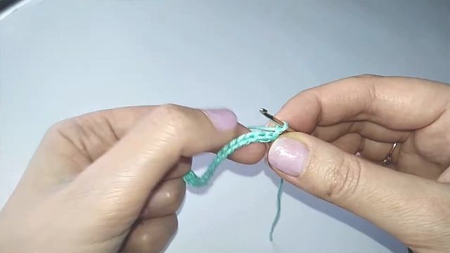 Как связать крючком эластичную резинку? Показываю. смотреть онлайн