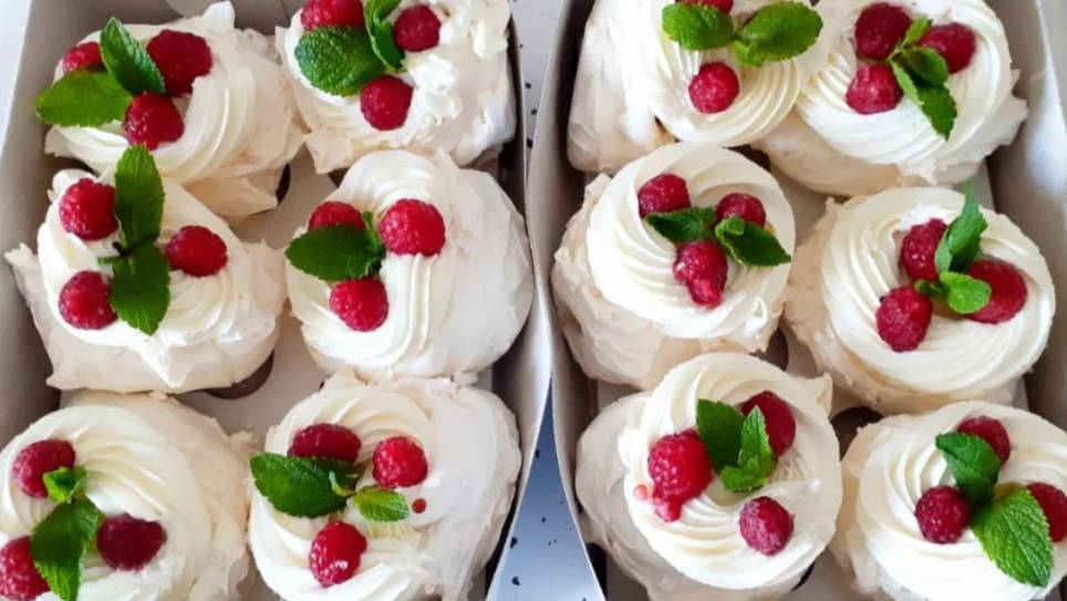 Белково-Заварной Крем для тортов и пирожных! Рецепт стабильной меренги. смотреть онлайн