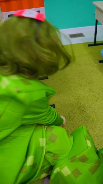 Funny challenges in the Minecraft family! #minecraft #funny #family смотреть онлайн