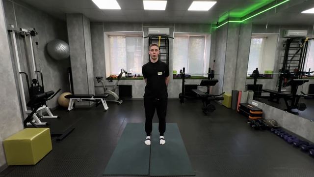 растяжка шеи рука за спину наклон головы стоя смотреть онлайн