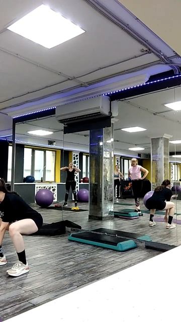 Приседания. Упражнение с приседаниями. Фитнес. #fitness #mot смотреть онлайн
