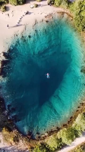 Мало кто знает, но в Абхазии есть очень глубокое озеро смотреть онлайн