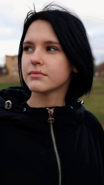 Есть 2 типа девушек ♥️ #shorts #youtube #shortsclip смотреть онлайн