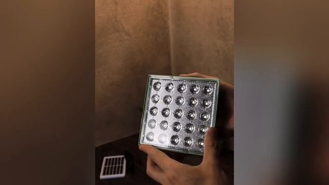 Ліхтар-лампа з сонячною панеллю та датчиком руху EP-023