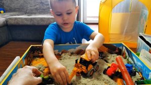 Играем в песочнице с тракторами