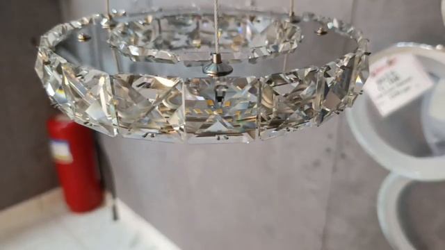 Яскрава кришталева люстра з пультом 7206-3W/300+200HR смотреть онлайн