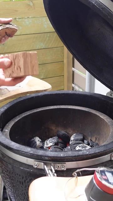 Копчёная свиная грудинка ! #рецепт #гриль #копчение #св? смотреть онлайн