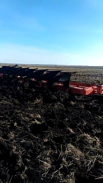 Плуг KUHN смотреть онлайн