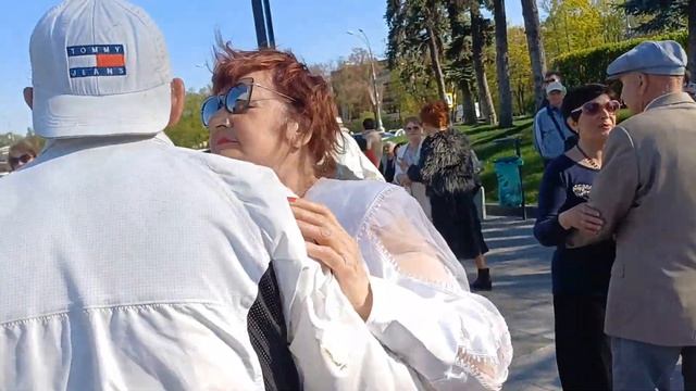 А У НАС НА ОЗЕРЕ ЛИЛИИ ЦВЕТУТ🌷 ТАНЦЫ🌷 ХАРЬКОВ 2025 смотреть онлайн