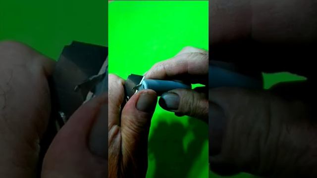 Разбираем нерабочий аккумулятор от пылесоса смотреть онлайн