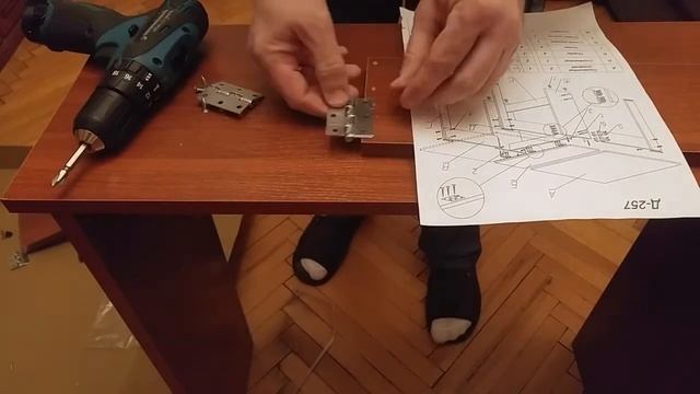 Сборка стола-книжки из Комуса своими руками. Деревянный конструктор для мужчин. смотреть онлайн