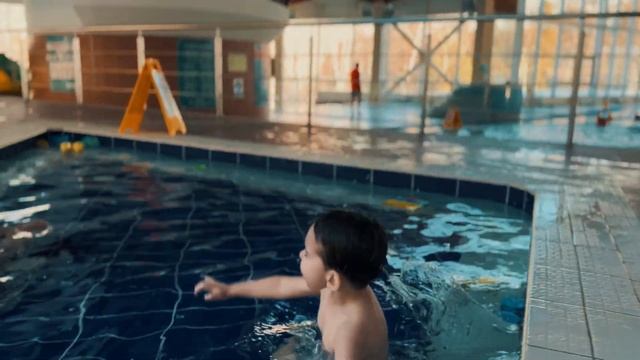 Роберт и Ева в аквапарке Абзаково смотреть онлайн