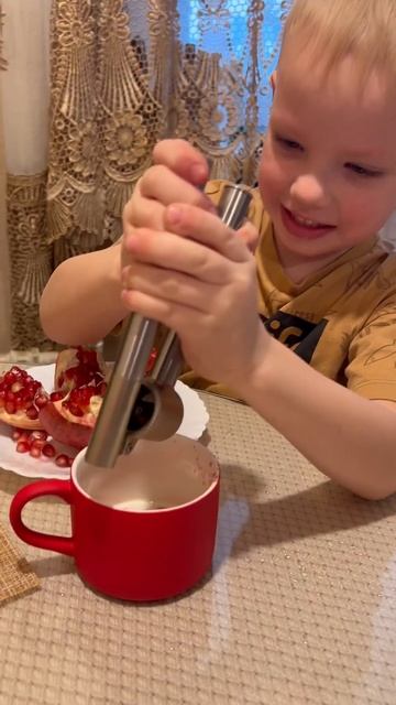 Как еще сделать сок? Есть идеи? 🤨 #соковыжималка #гран? смотреть онлайн