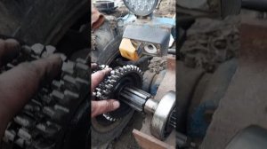 Ремонт реверса Т 40  чому вибиває реверс