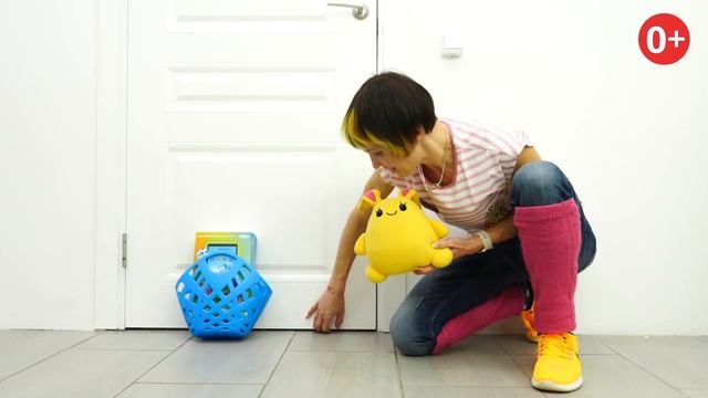 Маша Капуки проверяет детский планшет Samsung. Настраиваем родительский контроль! Игры Дочки Матери смотреть онлайн