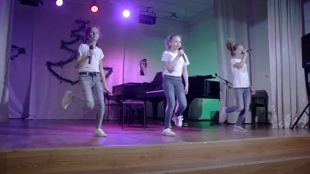 13 На радостях, исп Алина Ившина, Ульяна Ляпустина, Екатерина Ядрышникова, Варвара Просвернина смотреть онлайн